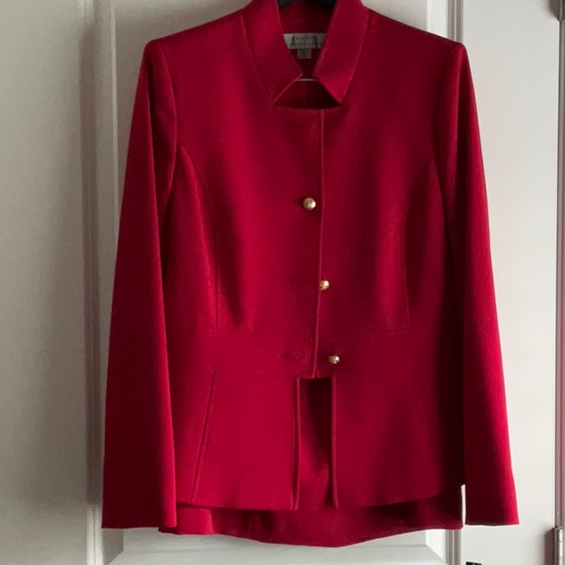 Tahari Red And Gold Blazer With Skirt Classic Tailored Design